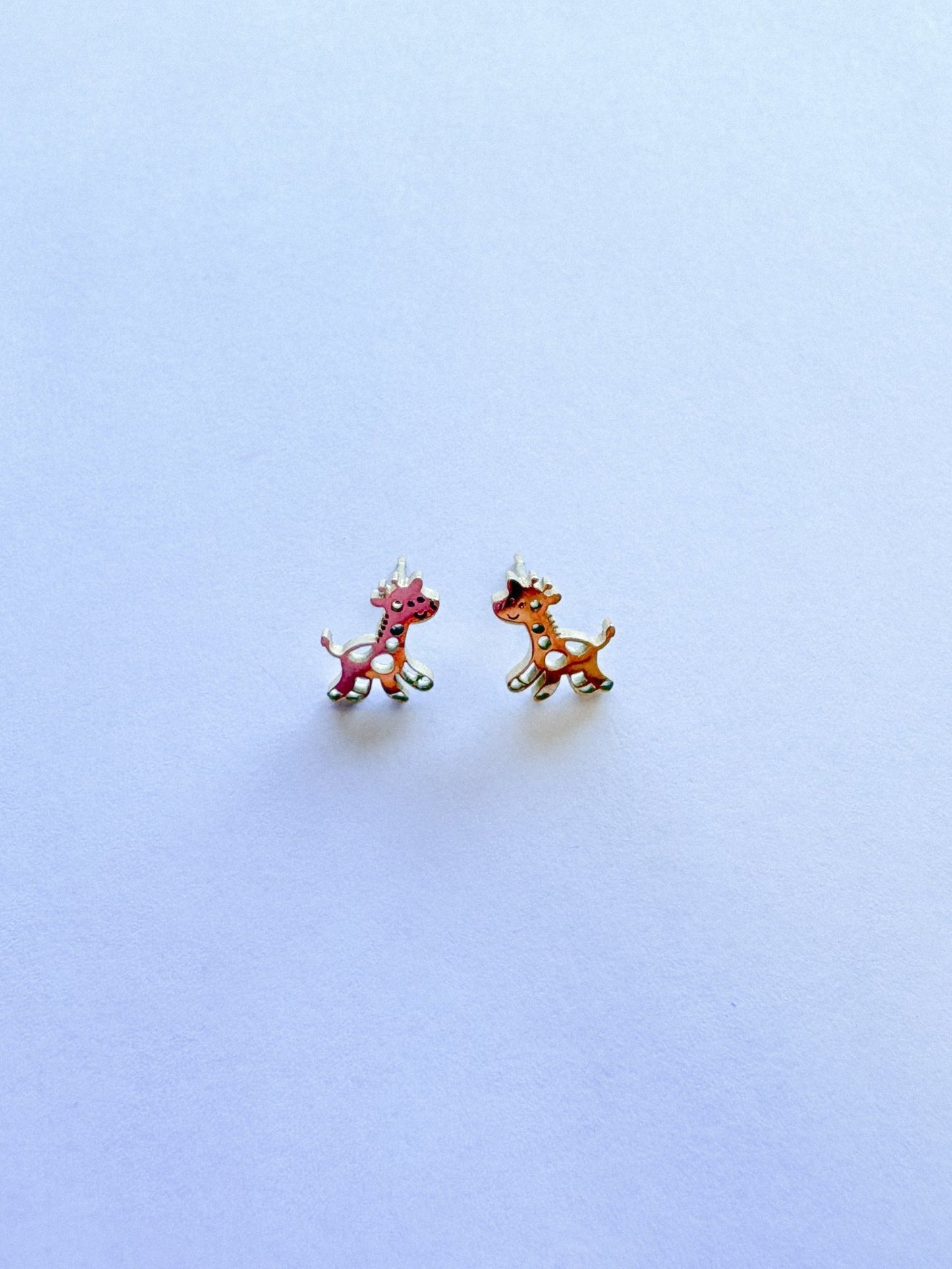 ¡Pendientes de jirafa diminuta!🦒 - Qué Color?