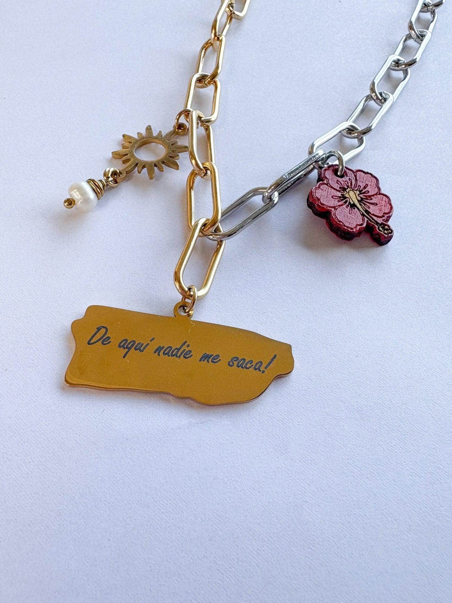 De aquí nadie me saca collar - Que Color?