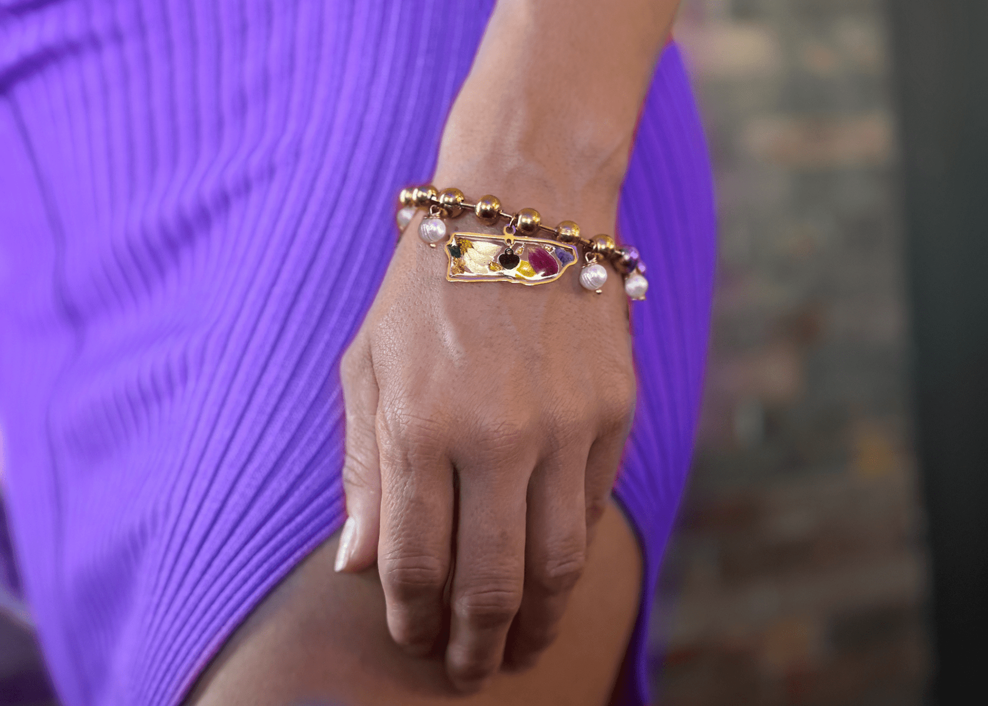 Isla del Caribe Brazalete con Perlas y Mapa de Puerto Rico con Flores en Resina - Qué Color?